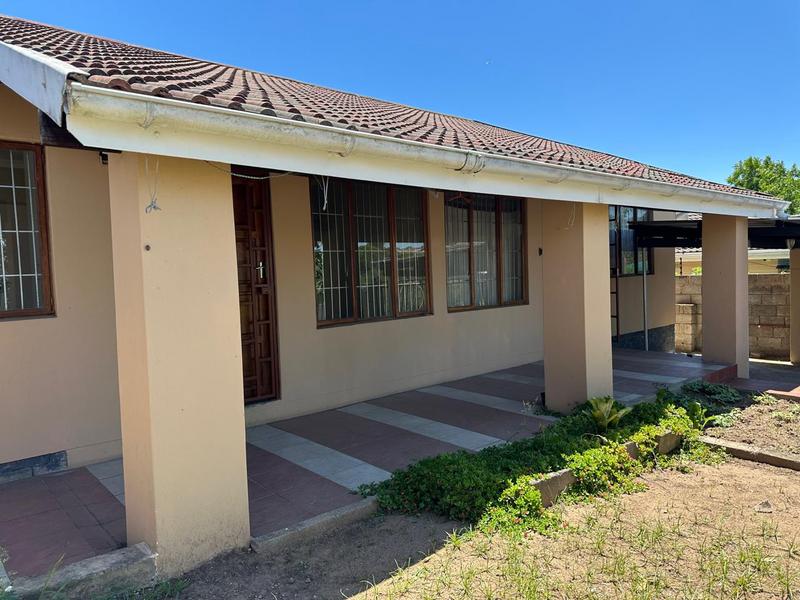 6 Bedroom Property for Sale in Mthata Eastern Cape